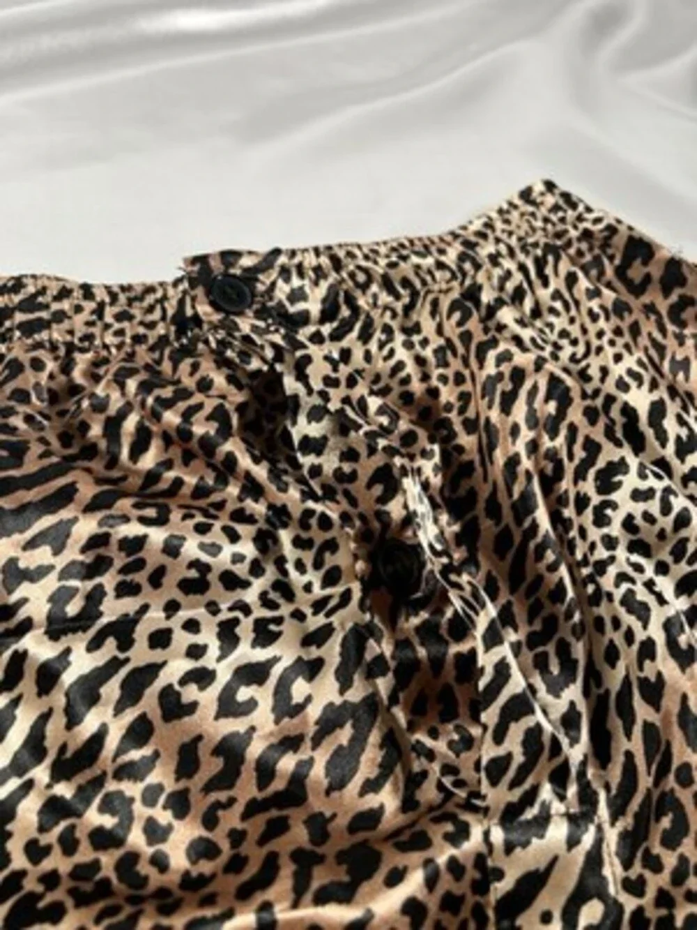 SHINY SATIN GLANZ MENS SATIN BOXERS SIZE LARGE LOT OF 4 Pairs NWOT